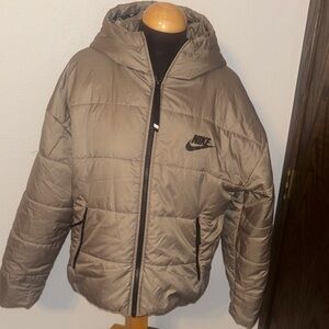 Nike Therma-Fit Puffer Coat size Medium